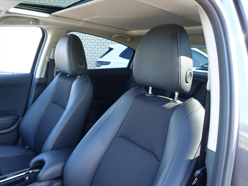 Honda HR-V 1.5 i-VTEC 130pk CVT Executive 18 INCH LM-Velgen 6 — photo 14