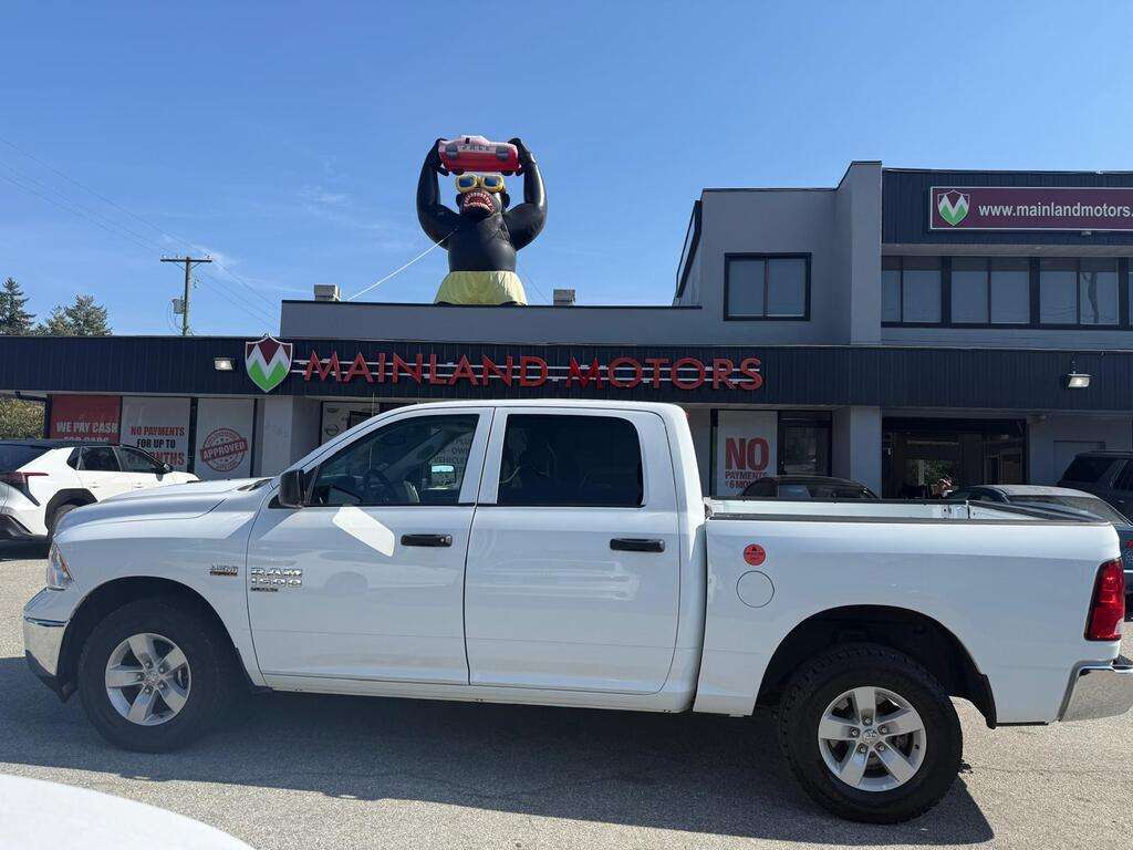 2023 RAM 1500 Classic — view 3