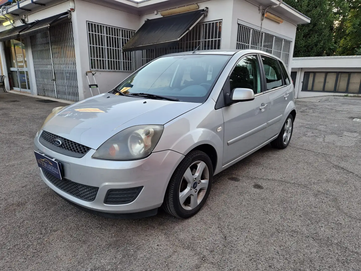 Ford Fiesta Fiesta V 2006 5p 1.2 Titanium Gris - 1