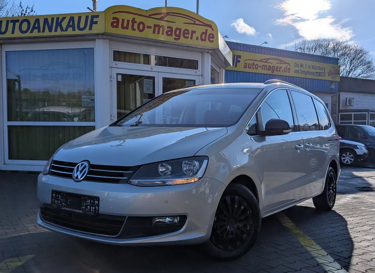 Volkswagen Sharan 2.0 TDI Match*1.Hd*Temp*RKam*Shz*TüvNeu Silber - 1