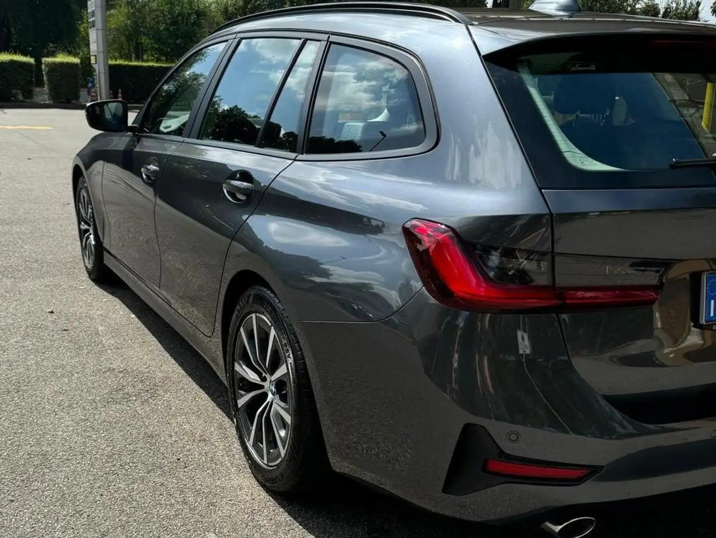 BMW 318 Serie 3 G21 2019 Touring 318d Business Grijs - 2