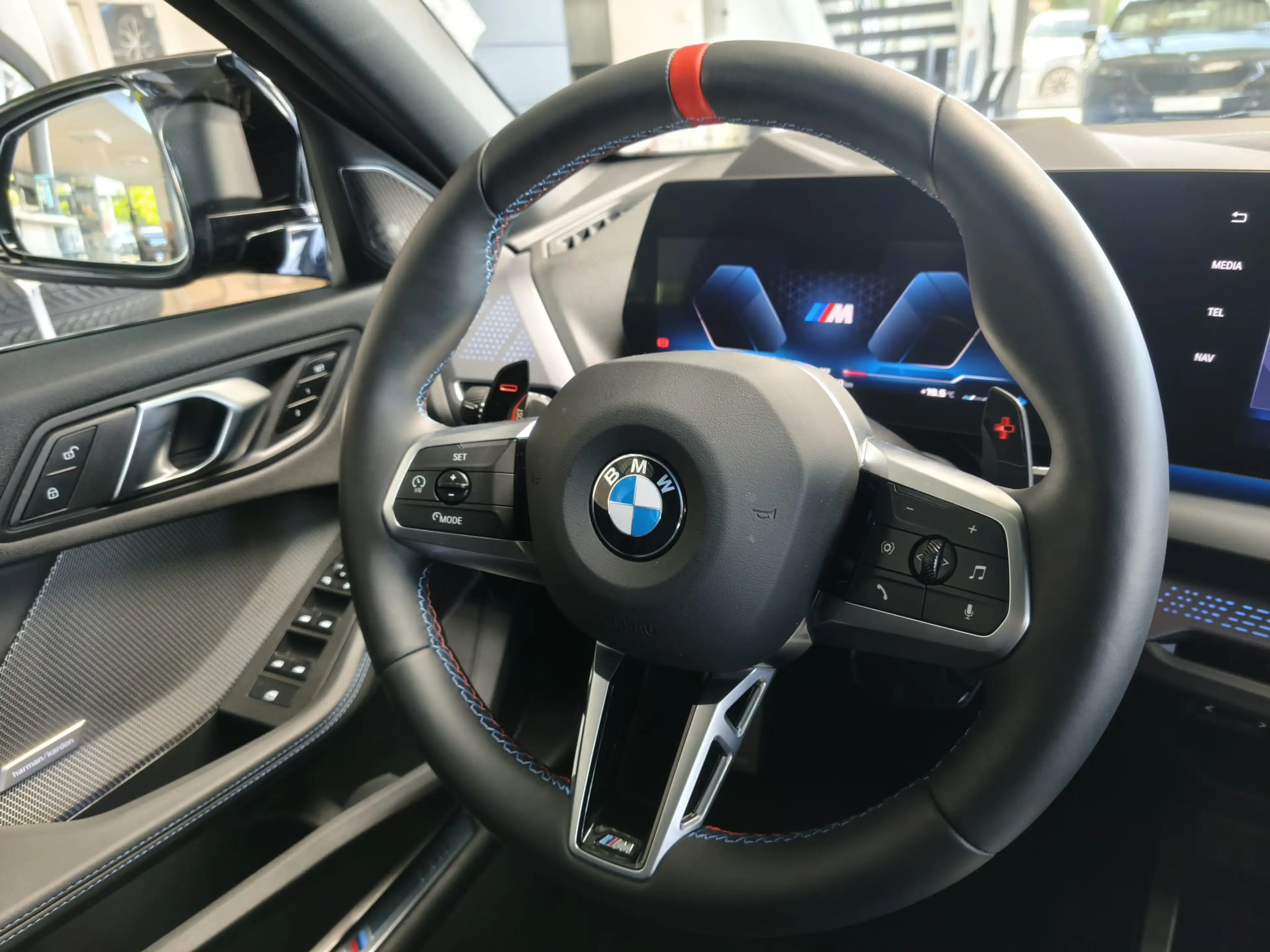 BMW M1 35 xDr M Sport Pro PANO/HUD/Memo/360°/M-Sitze — photo 11