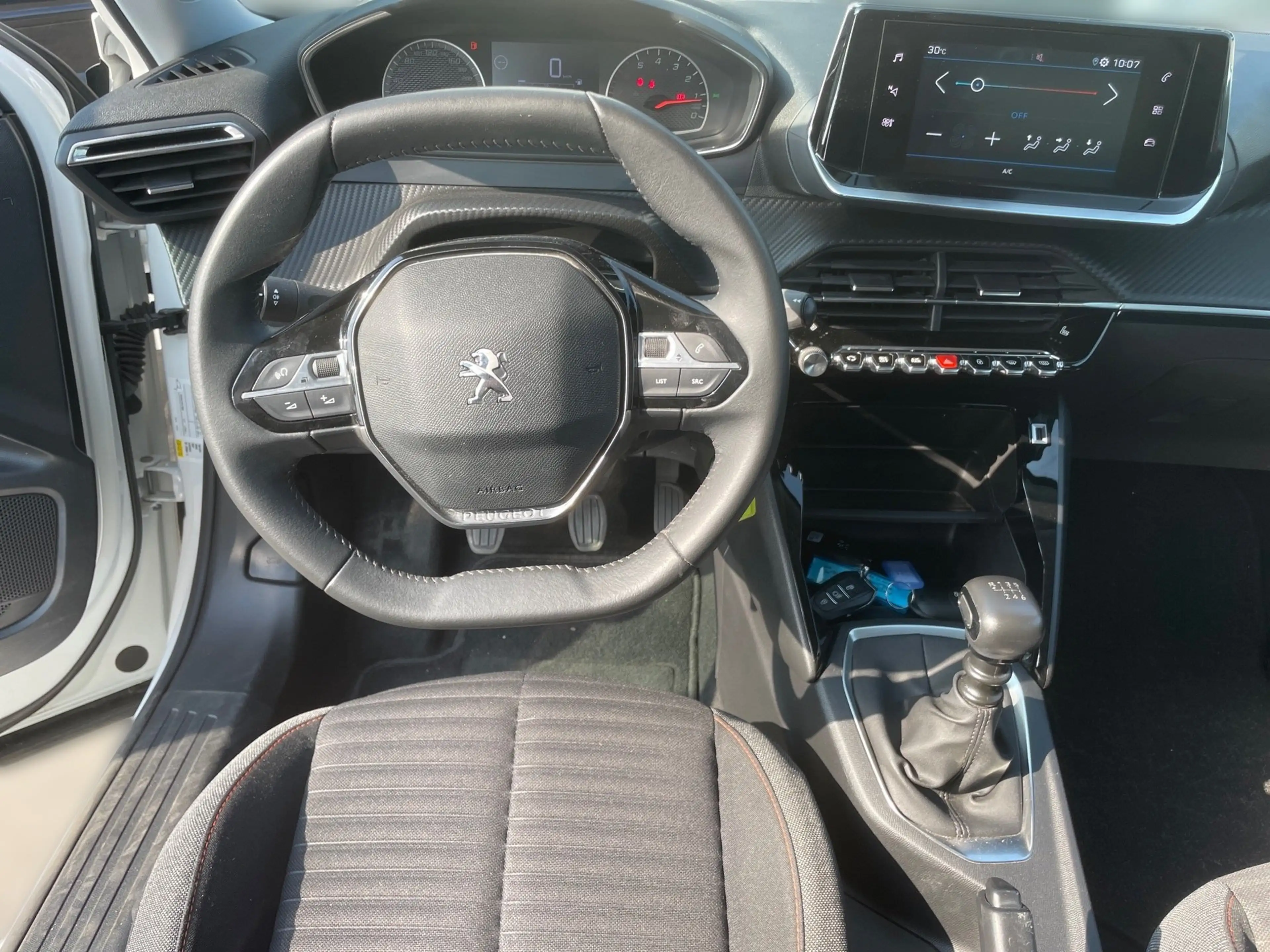 Peugeot 2008 1.2 PureTech 100 Active PDC Kamera SpurH — photo 9