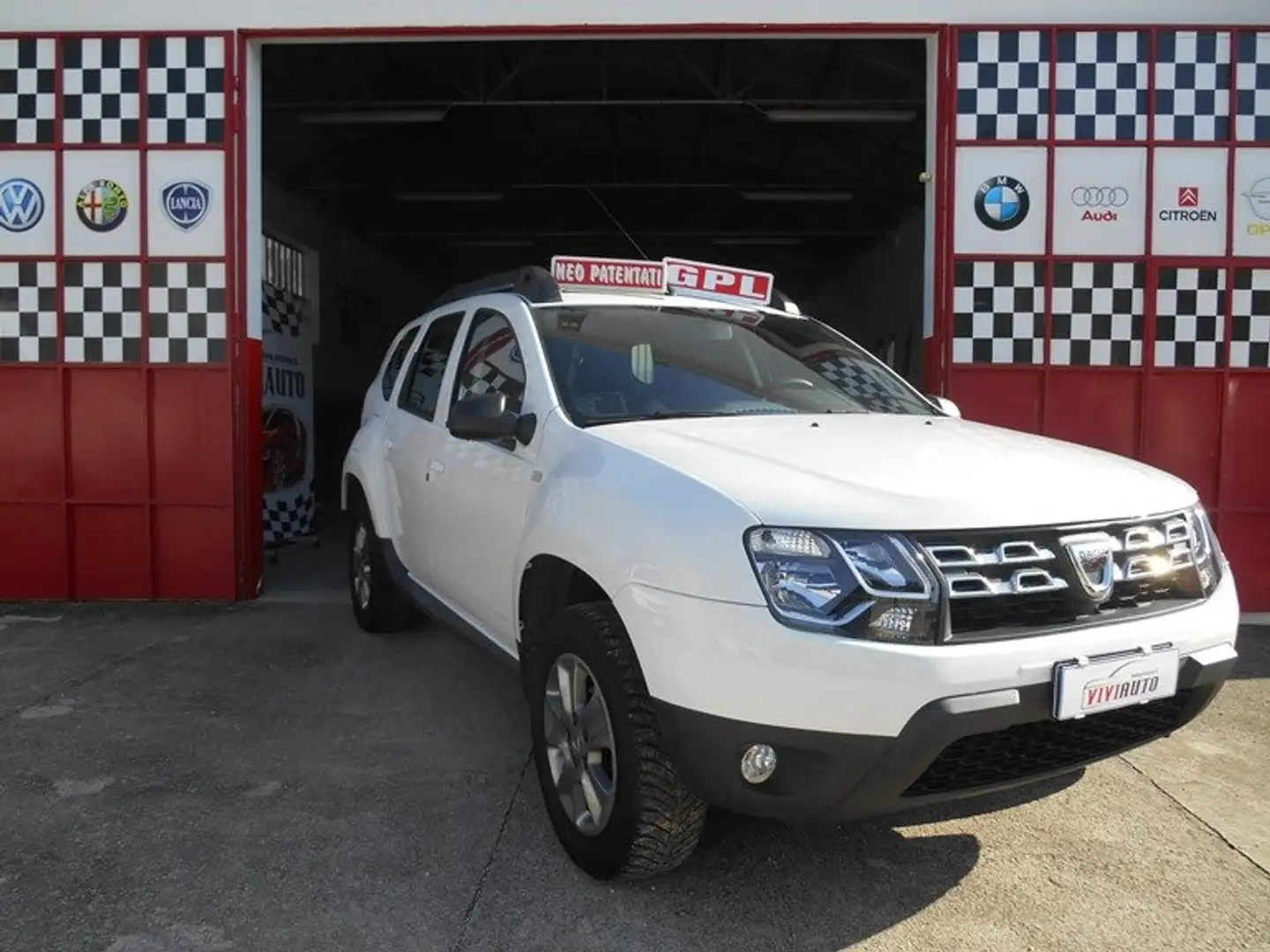 Dacia Duster Duster 1.6 Laureate Family Gpl 4x2 Wit - 1