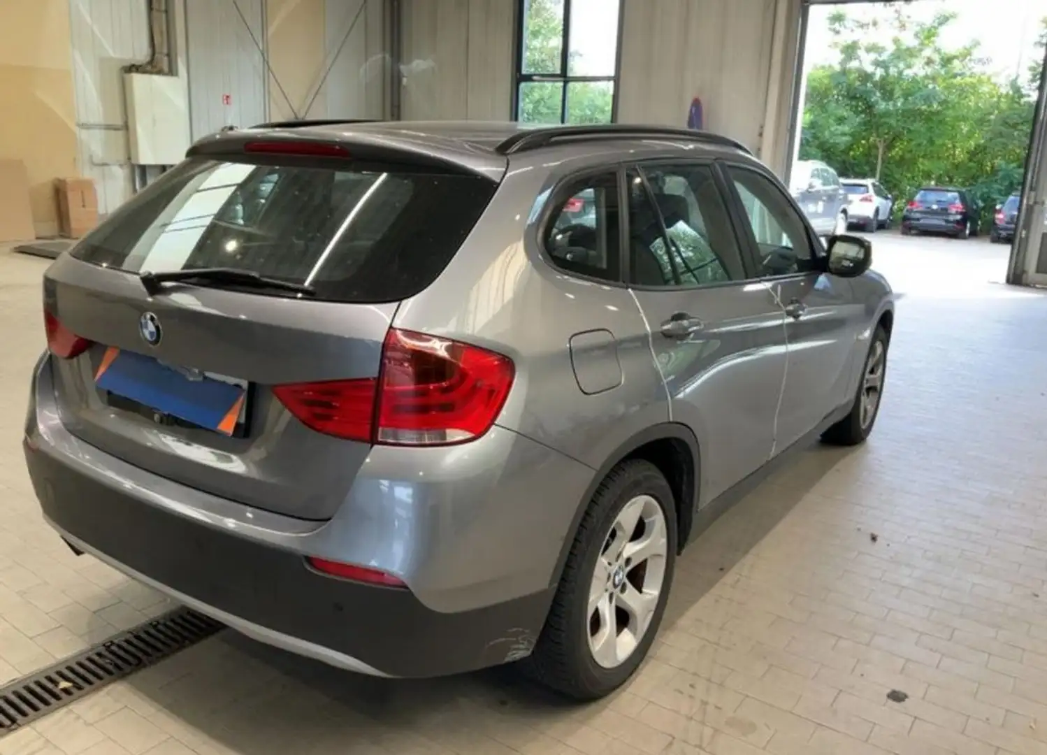 BMW X1 sDrive20i Gris - 2