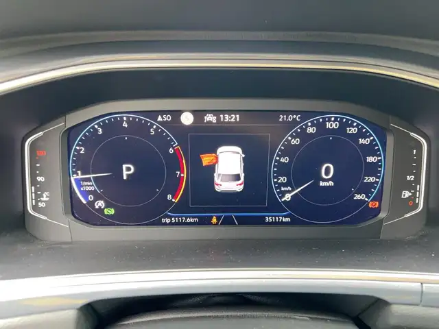 Volkswagen T-Roc view 10