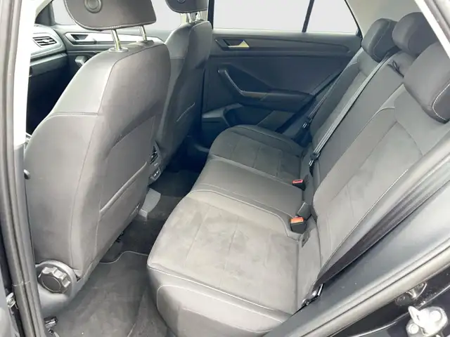 Volkswagen T-Roc view 12