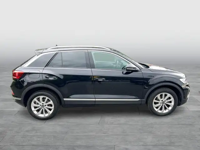 Volkswagen T-Roc view 6