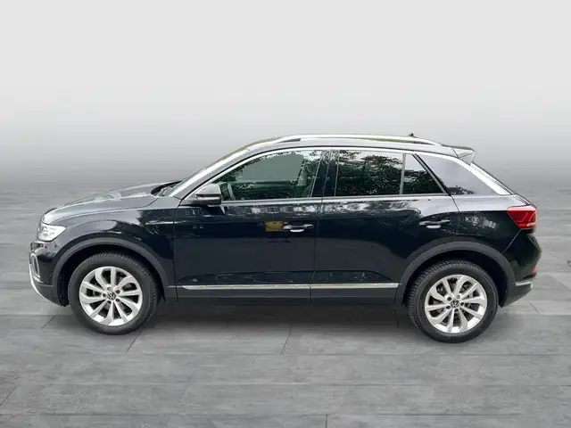 Volkswagen T-Roc view 2