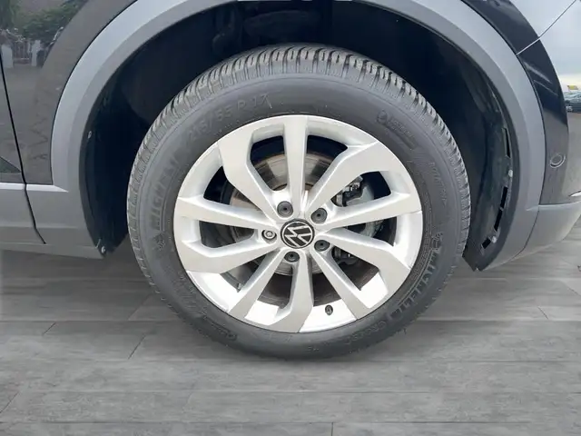 Volkswagen T-Roc view 7