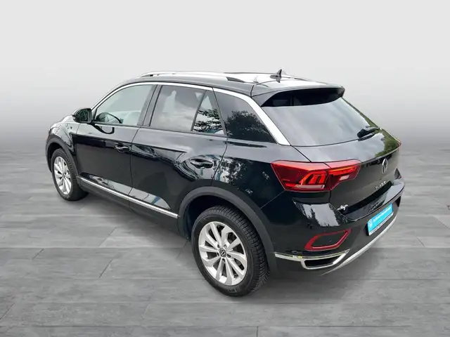 Volkswagen T-Roc view 3