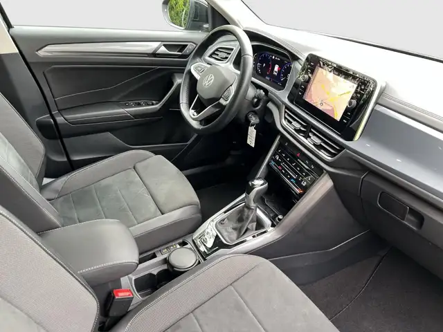 Volkswagen T-Roc view 15