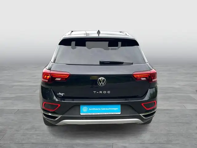 Volkswagen T-Roc view 4