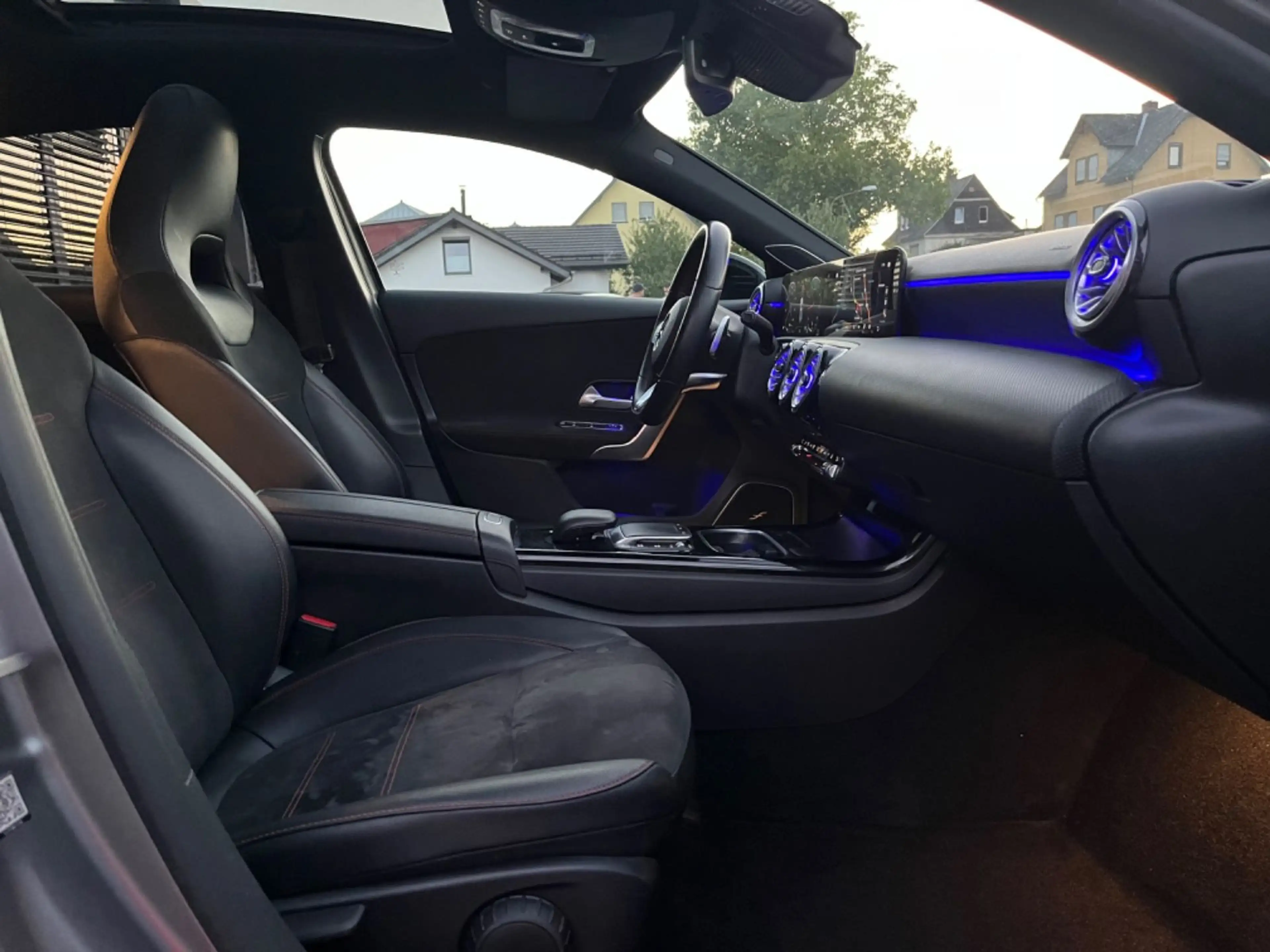 Mercedes-Benz A 200 AMG Night*PANO*MAGNO-MATT*PANO*KAMERA*STAN — photo 9