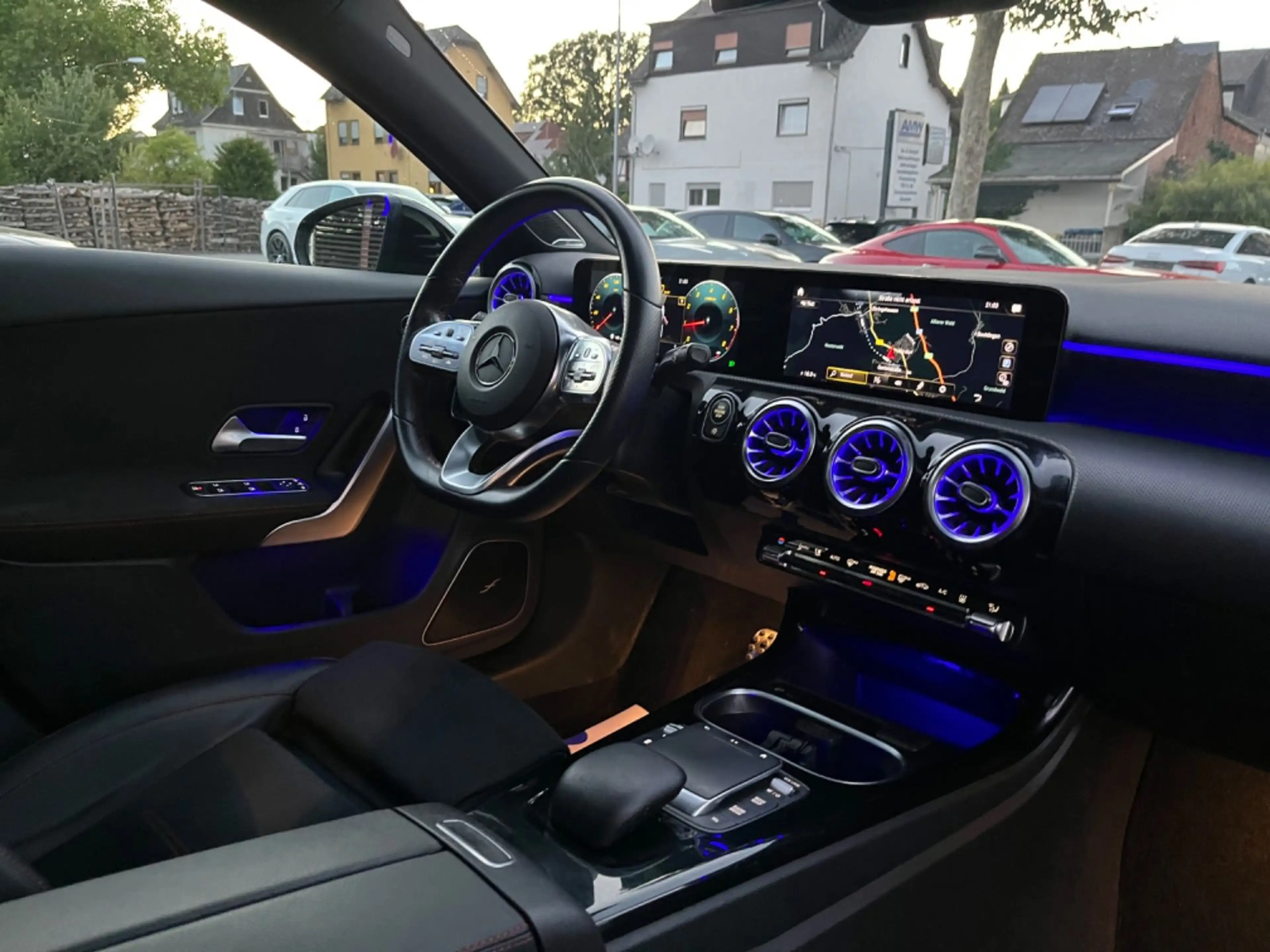 Mercedes-Benz A 200 AMG Night*PANO*MAGNO-MATT*PANO*KAMERA*STAN — photo 7