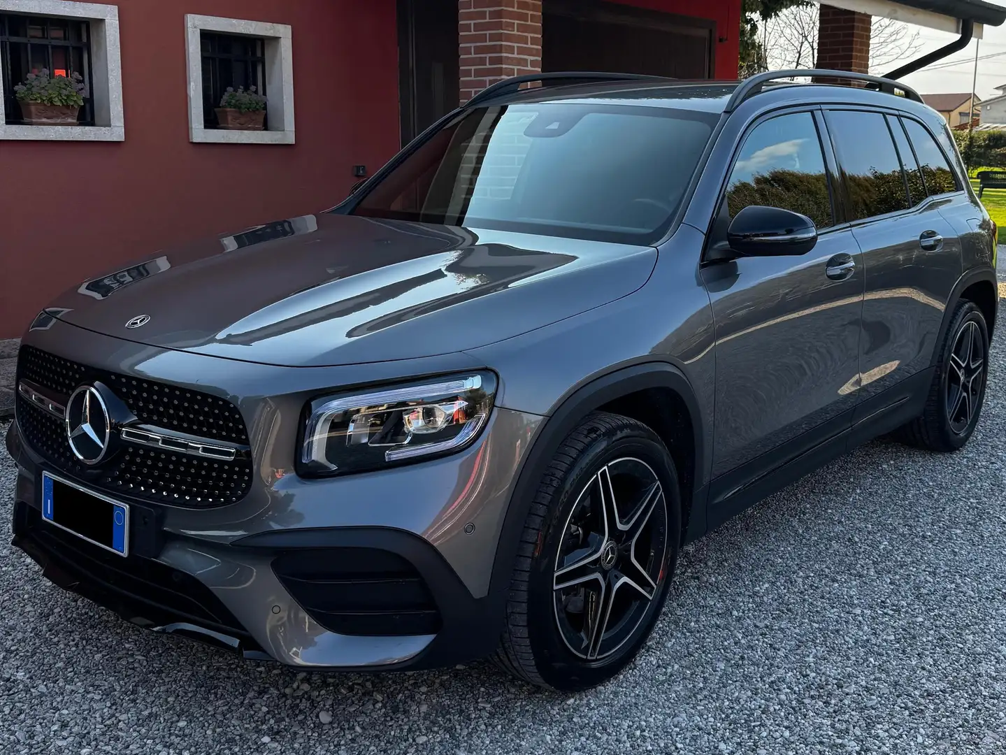 Mercedes-Benz GLB 200 GLB 200 d Premium auto Grigio - 2