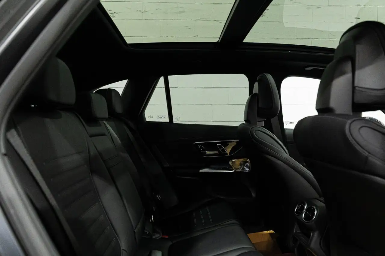Mercedes-Benz GLC снимка Mercedes-Benz GLC