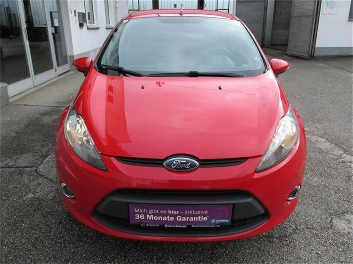 Ford Fiesta FIESTA/1,25i/TREND Rot - 2