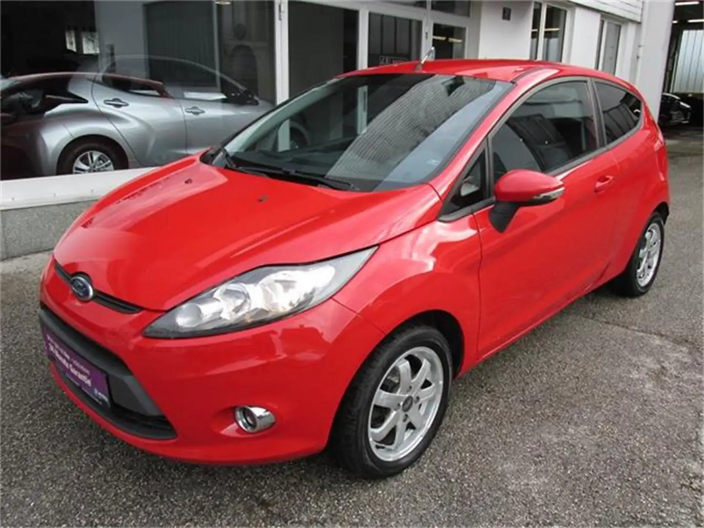 Ford Fiesta FIESTA/1,25i/TREND Rot - 1