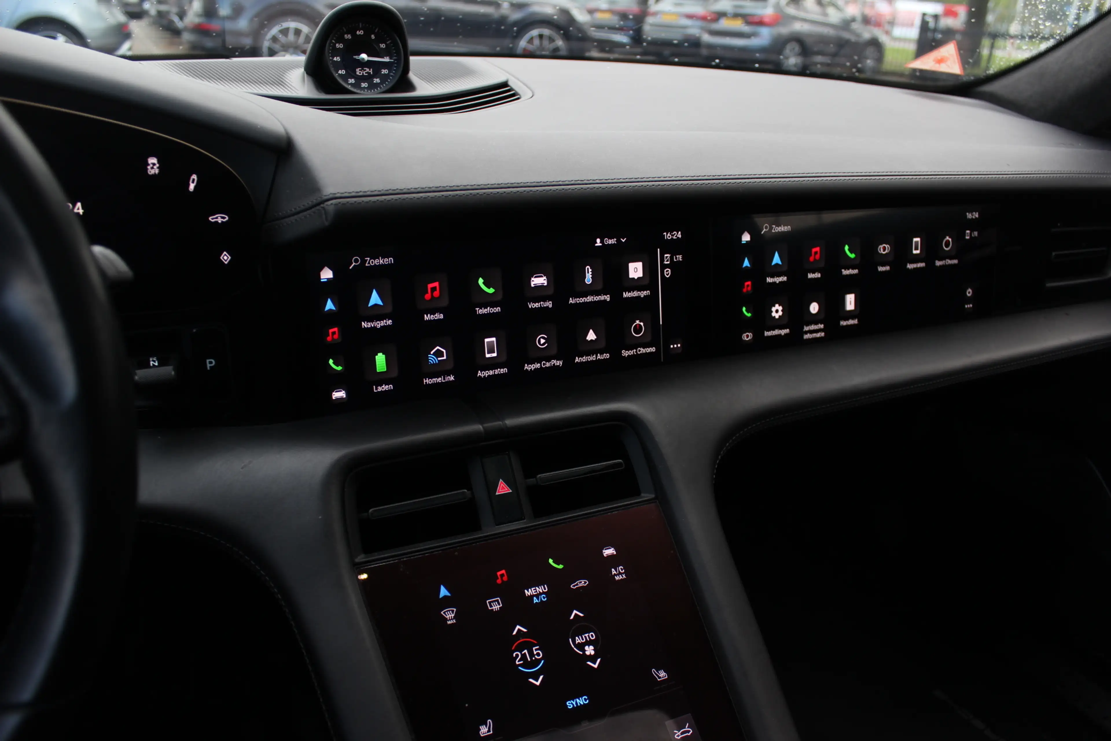 Porsche Taycan Turbo 93 kWh / Panoramadak / 360Camera / Head-up / — photo 12