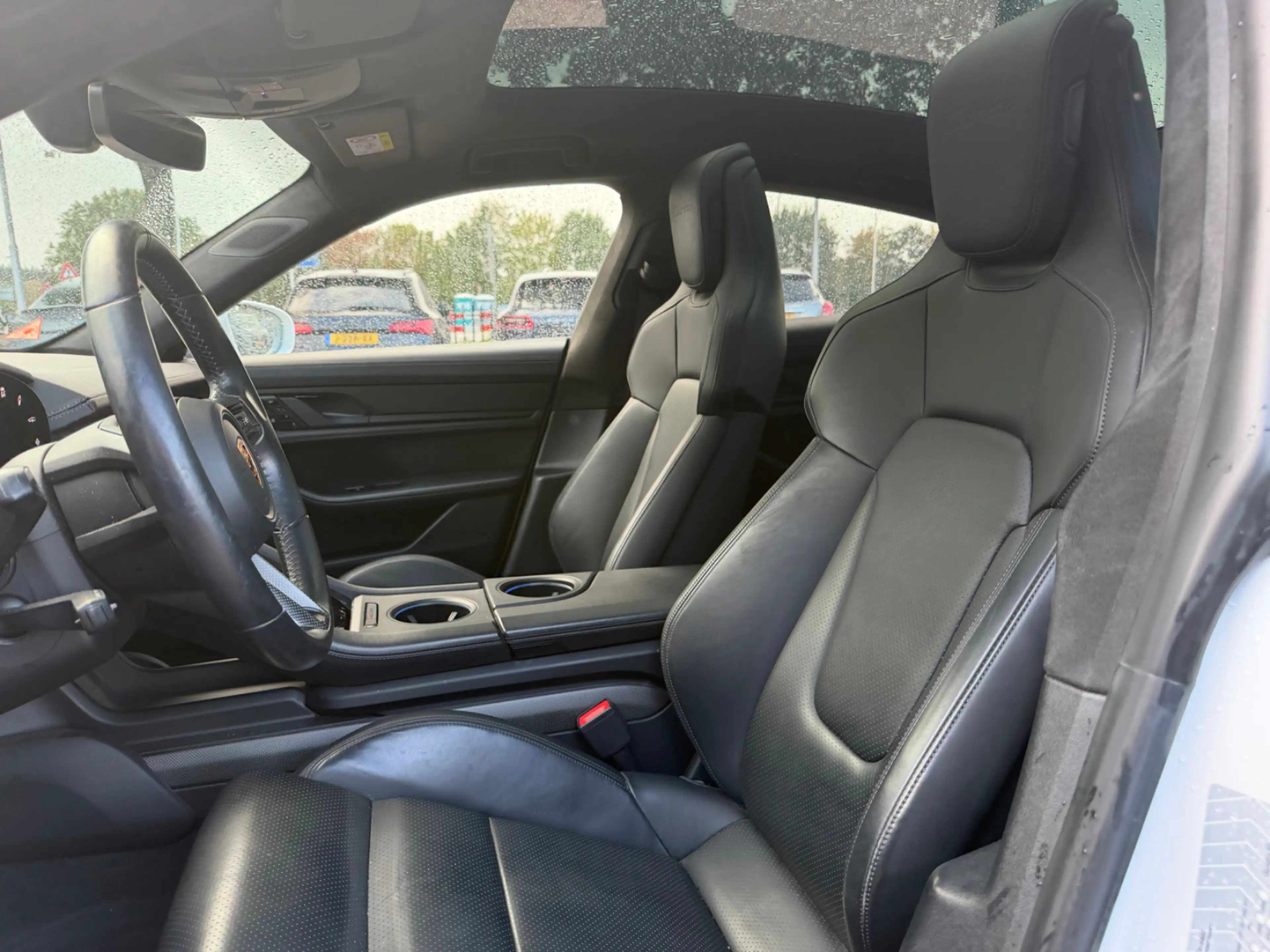 Porsche Taycan Turbo 93 kWh / Panoramadak / 360Camera / Head-up / — photo 8