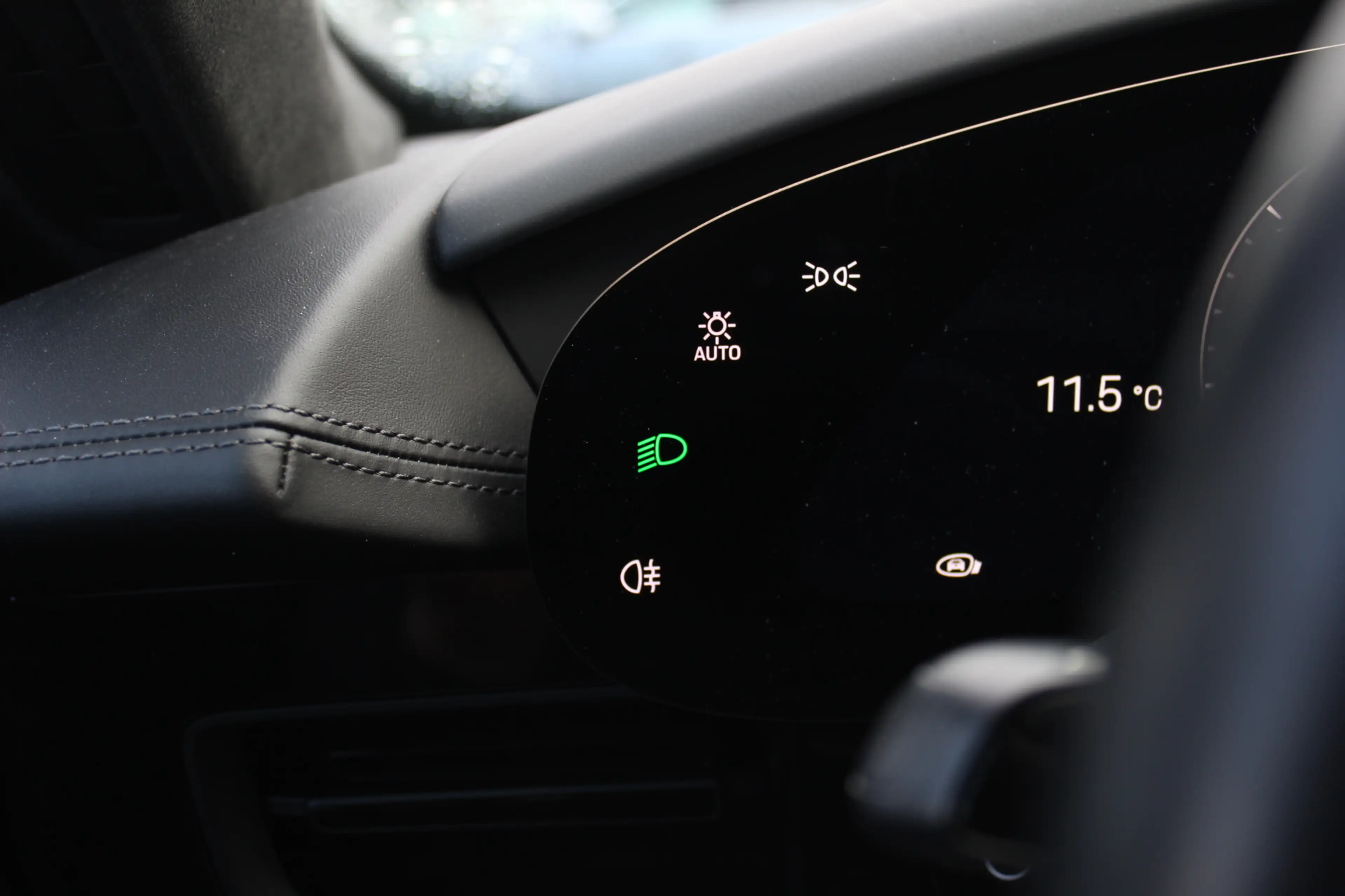 Porsche Taycan Turbo 93 kWh / Panoramadak / 360Camera / Head-up / — photo 26