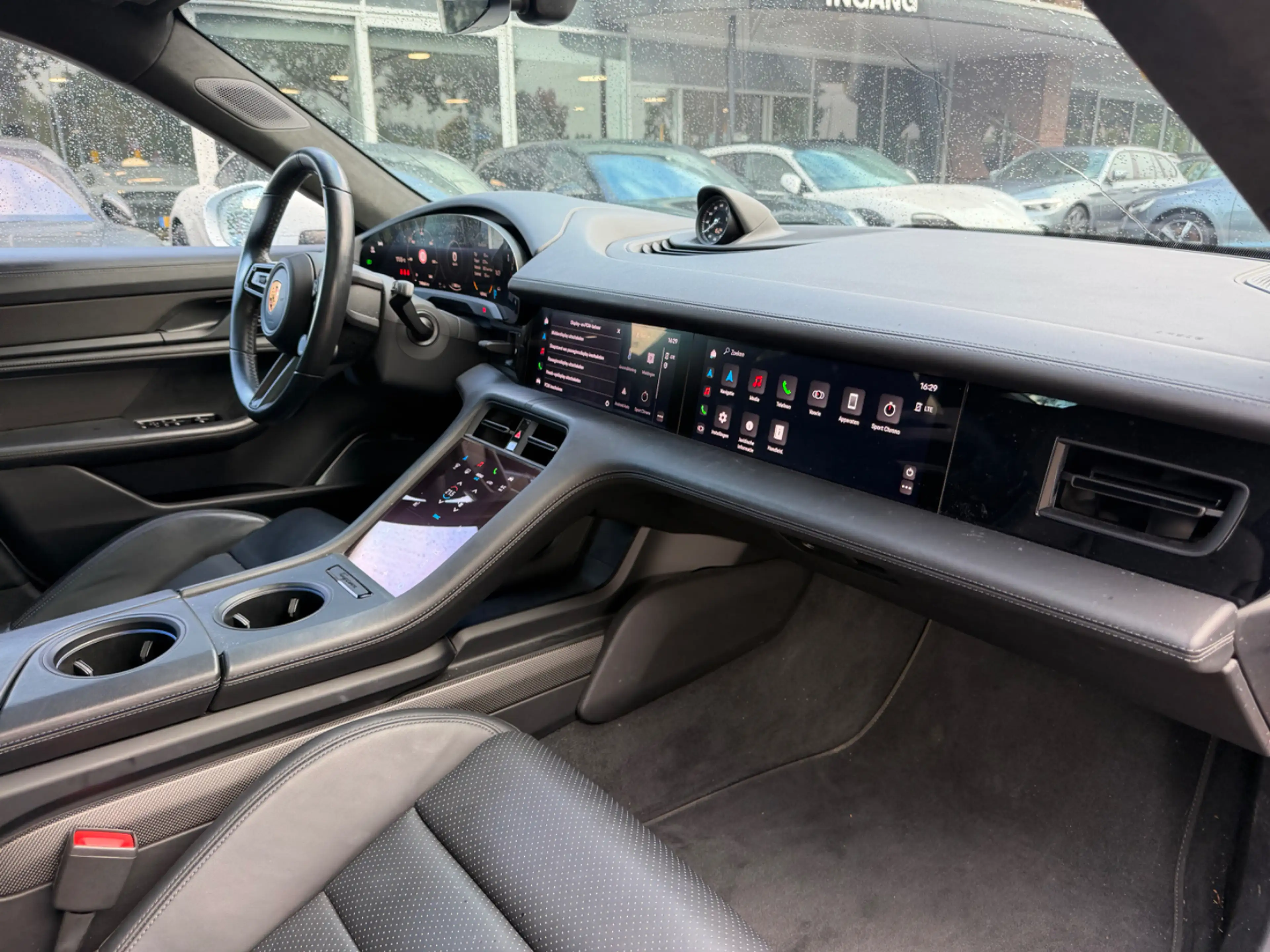 Porsche Taycan Turbo 93 kWh / Panoramadak / 360Camera / Head-up / — photo 9