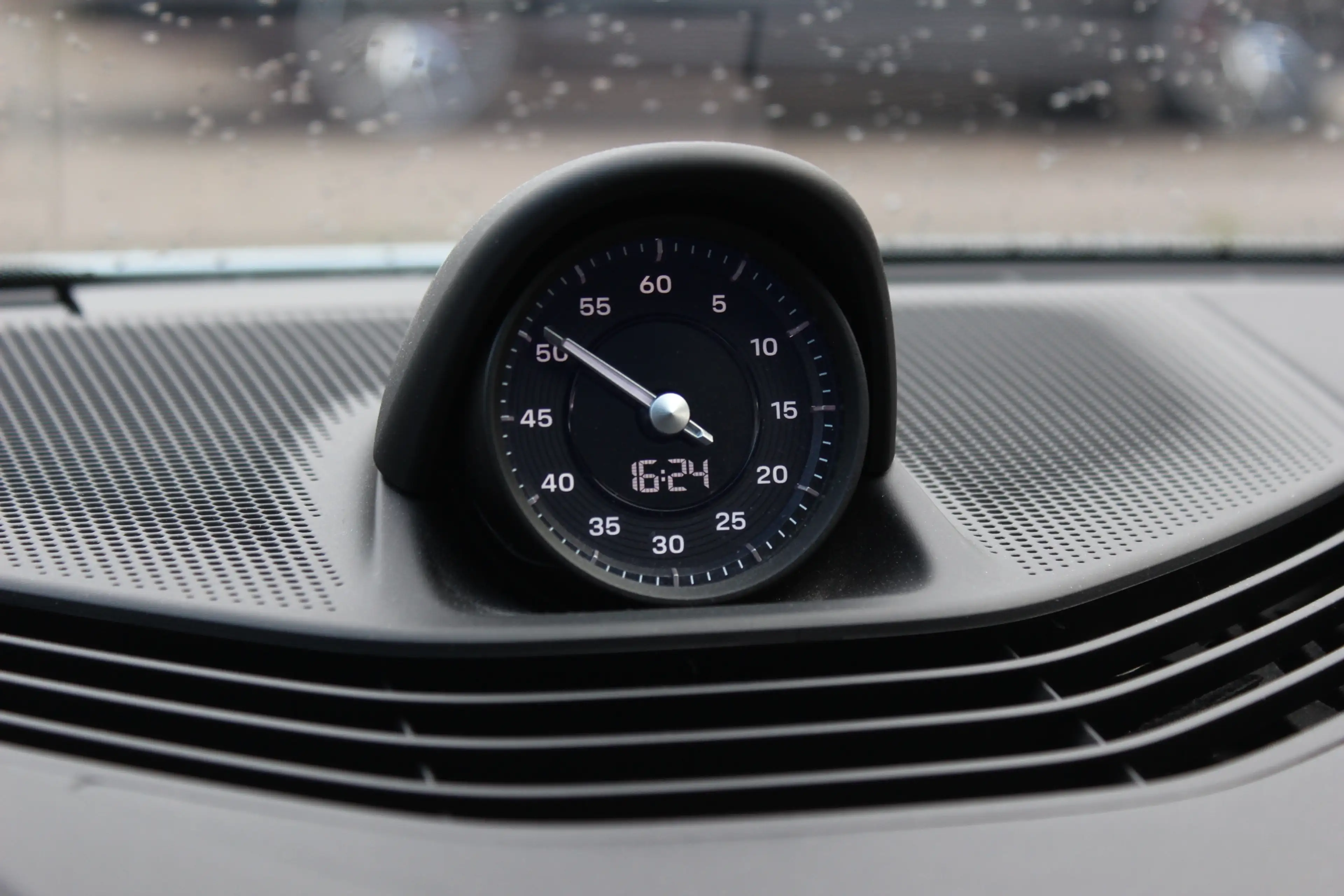 Porsche Taycan Turbo 93 kWh / Panoramadak / 360Camera / Head-up / — photo 25