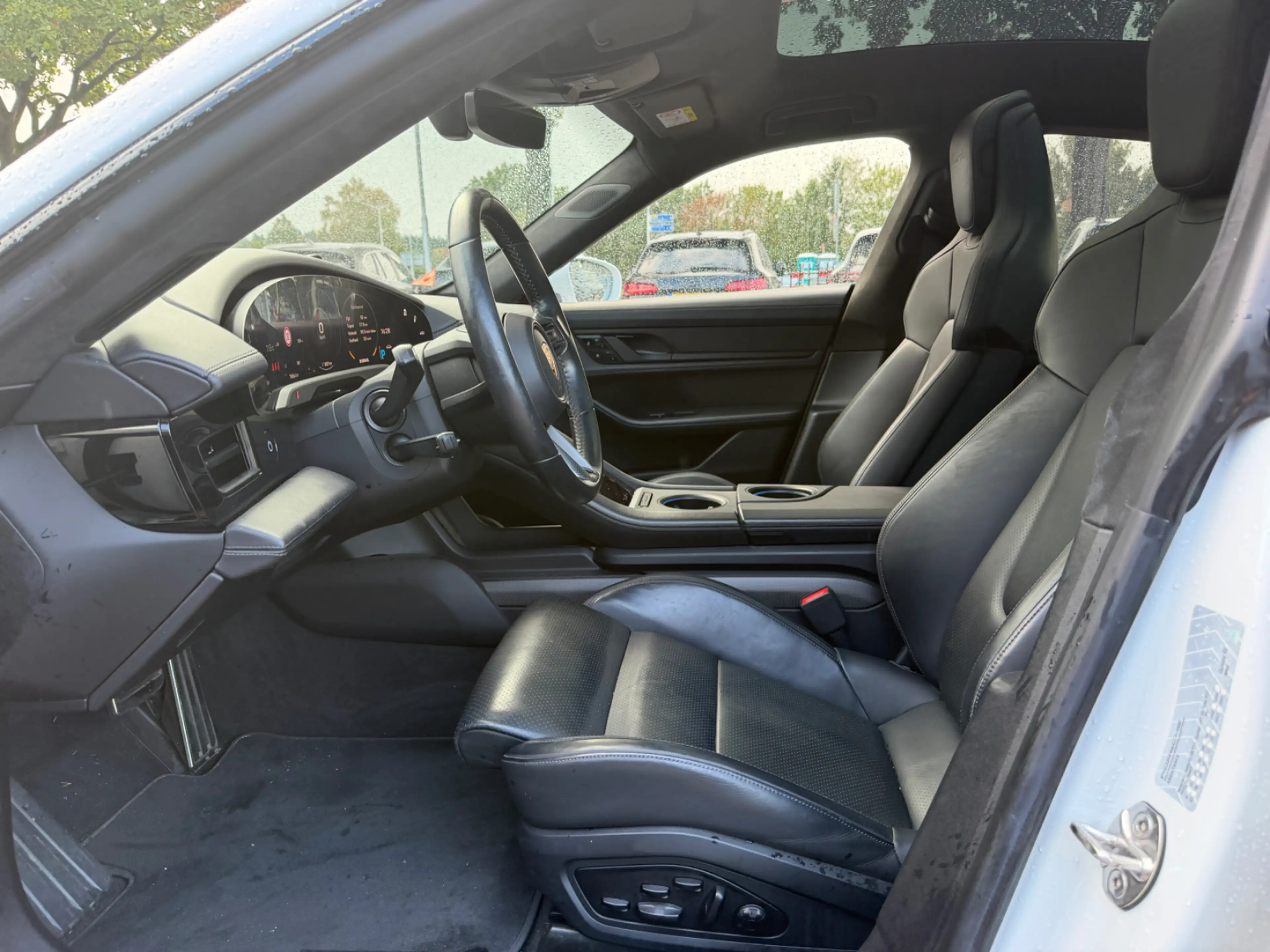 Porsche Taycan Turbo 93 kWh / Panoramadak / 360Camera / Head-up / — photo 7