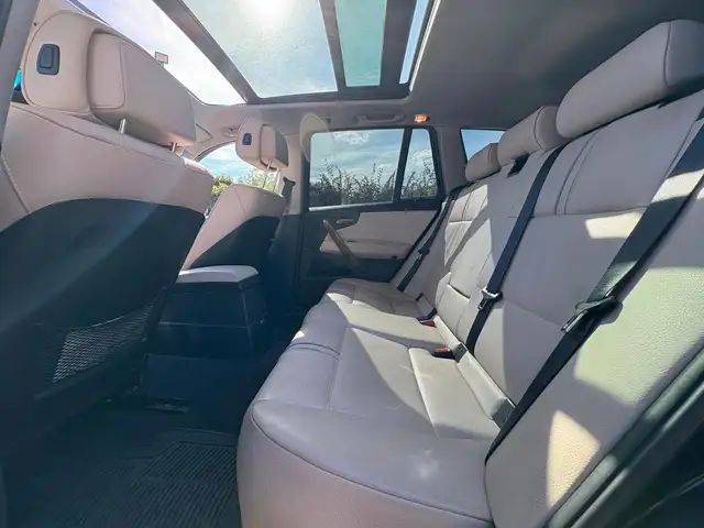 BMW X3 view 11