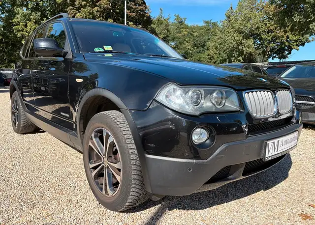 BMW X3 view 3
