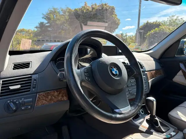 BMW X3 view 9