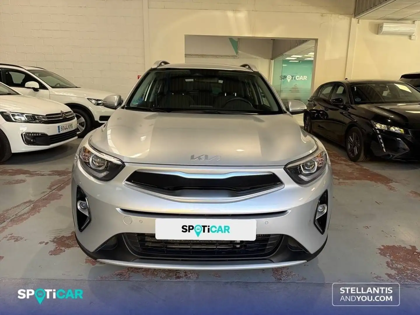 Kia Stonic 1.0 T-GDi MHEV Drive 100 Gris - 2