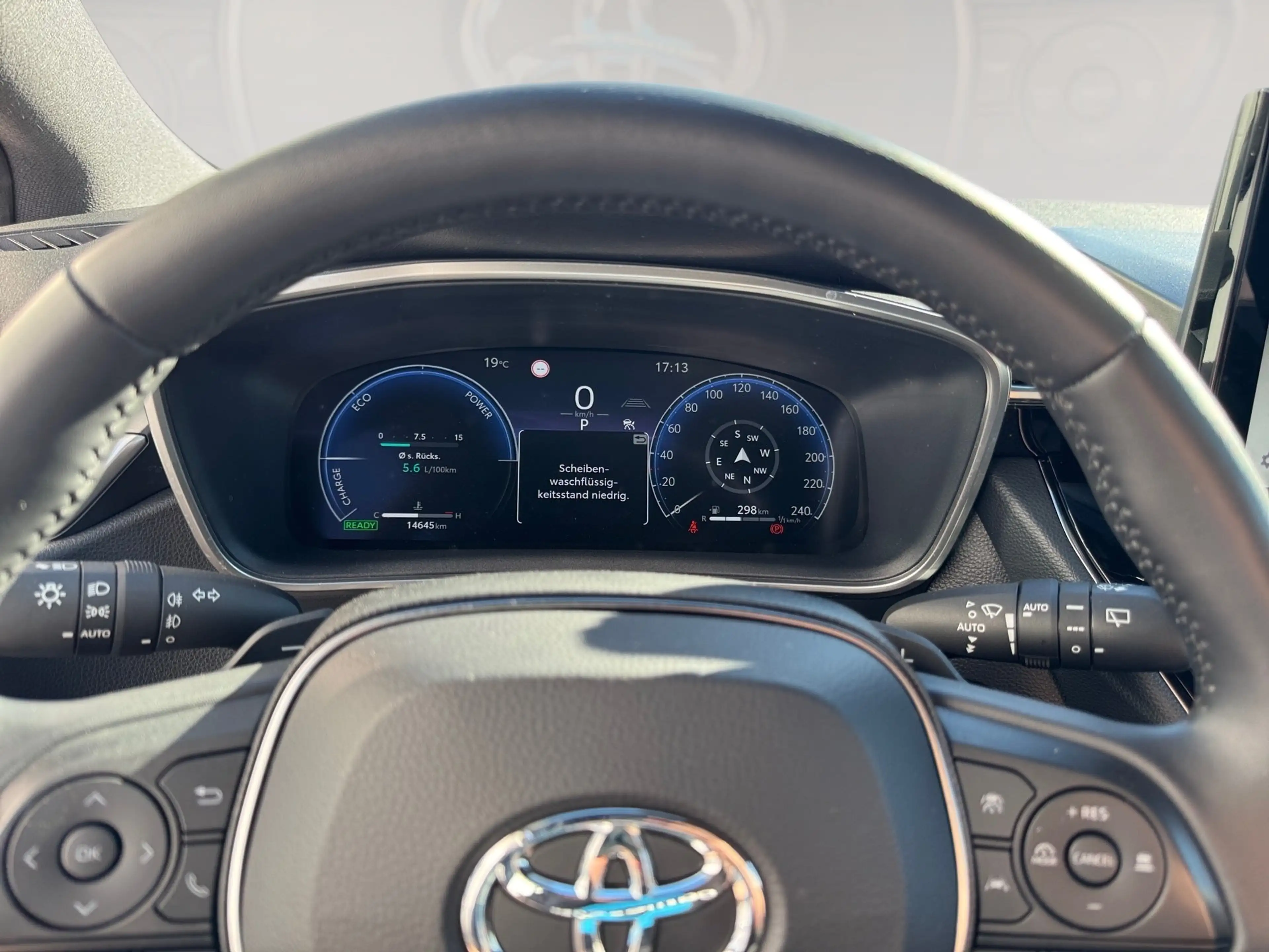 Toyota Corolla 2.0 l Hybrid TS.  Business Edition AUT — photo 8
