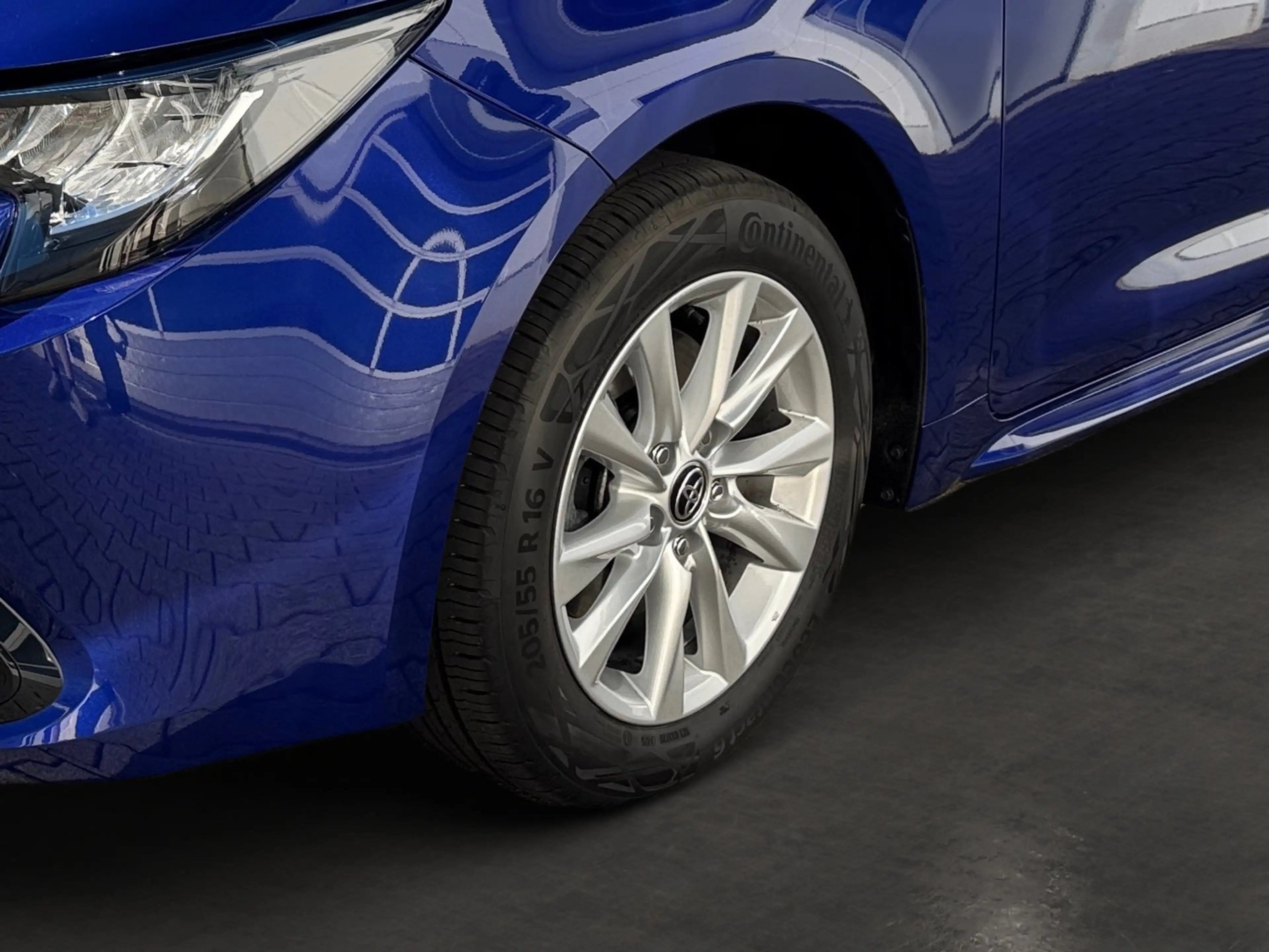 Toyota Corolla 2.0 l Hybrid TS.  Business Edition AUT — photo 6