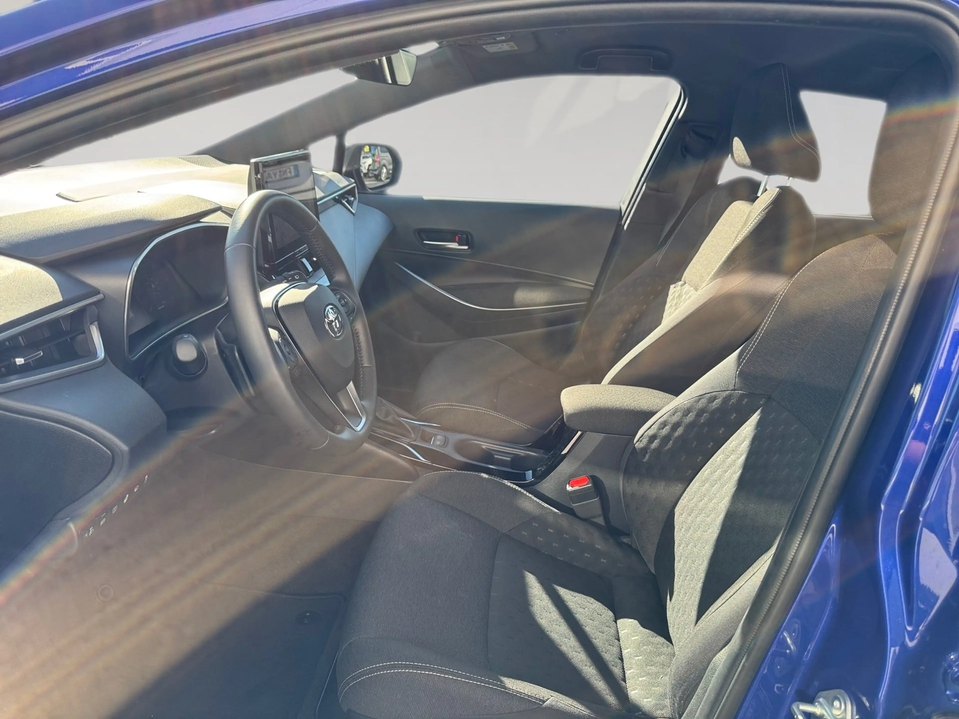 Toyota Corolla 2.0 l Hybrid TS.  Business Edition AUT — photo 7
