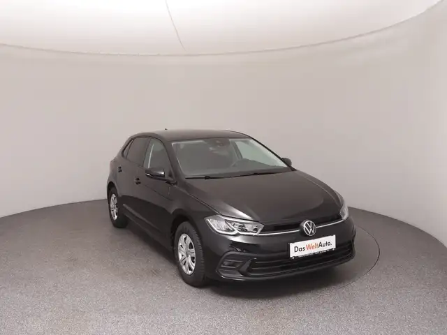 Volkswagen Polo view 2
