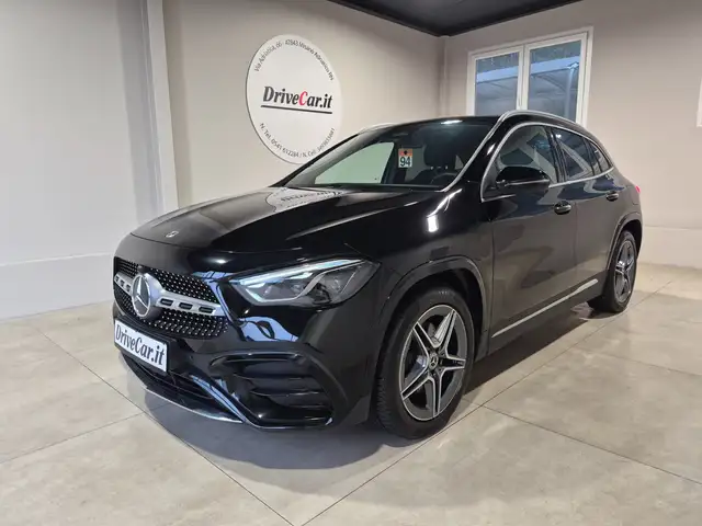 Mercedes-Benz GLA 200 D AMG Line 8G-DCT KEYLESS FULL-LED LUCI AMBIENTE