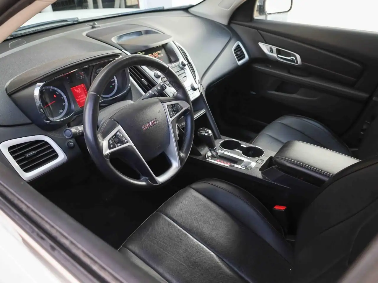 GMC Terrain photo GMC Terrain