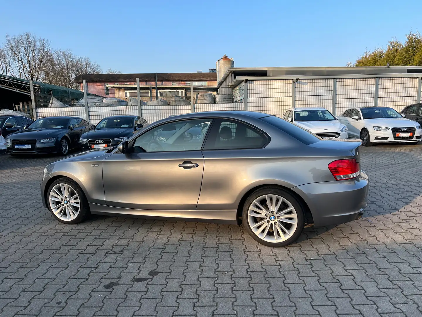 BMW 120 i Coupe *PDC *SHZ *Advantage-Paket Gris - 2