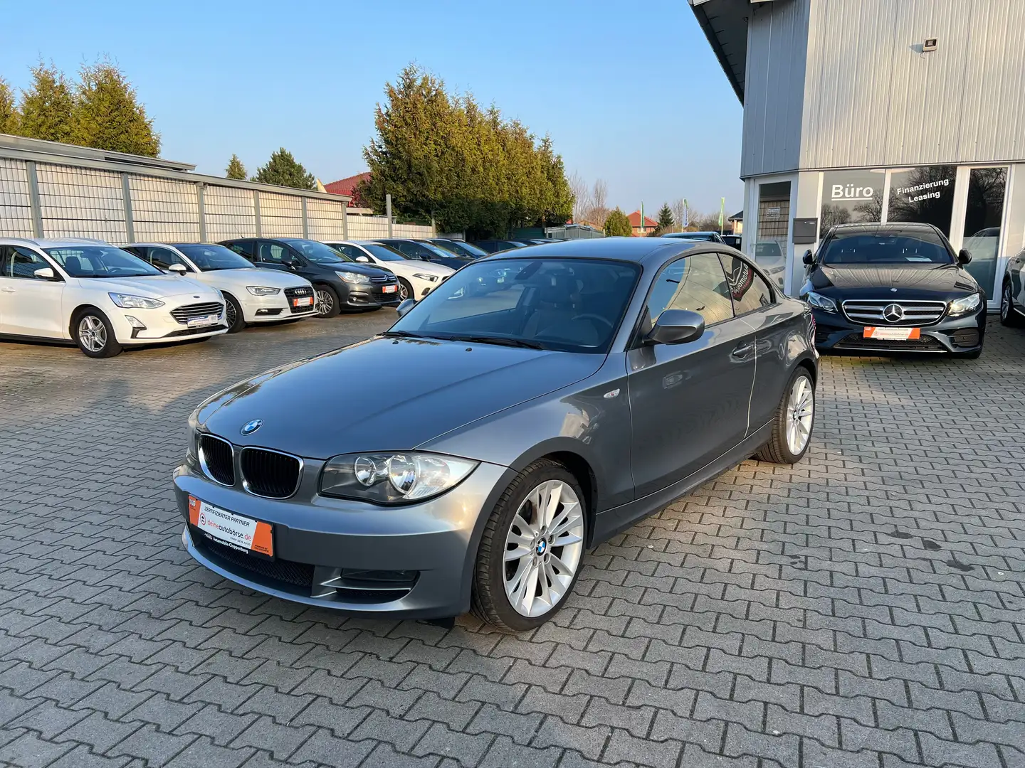 BMW 120 i Coupe *PDC *SHZ *Advantage-Paket Gris - 1