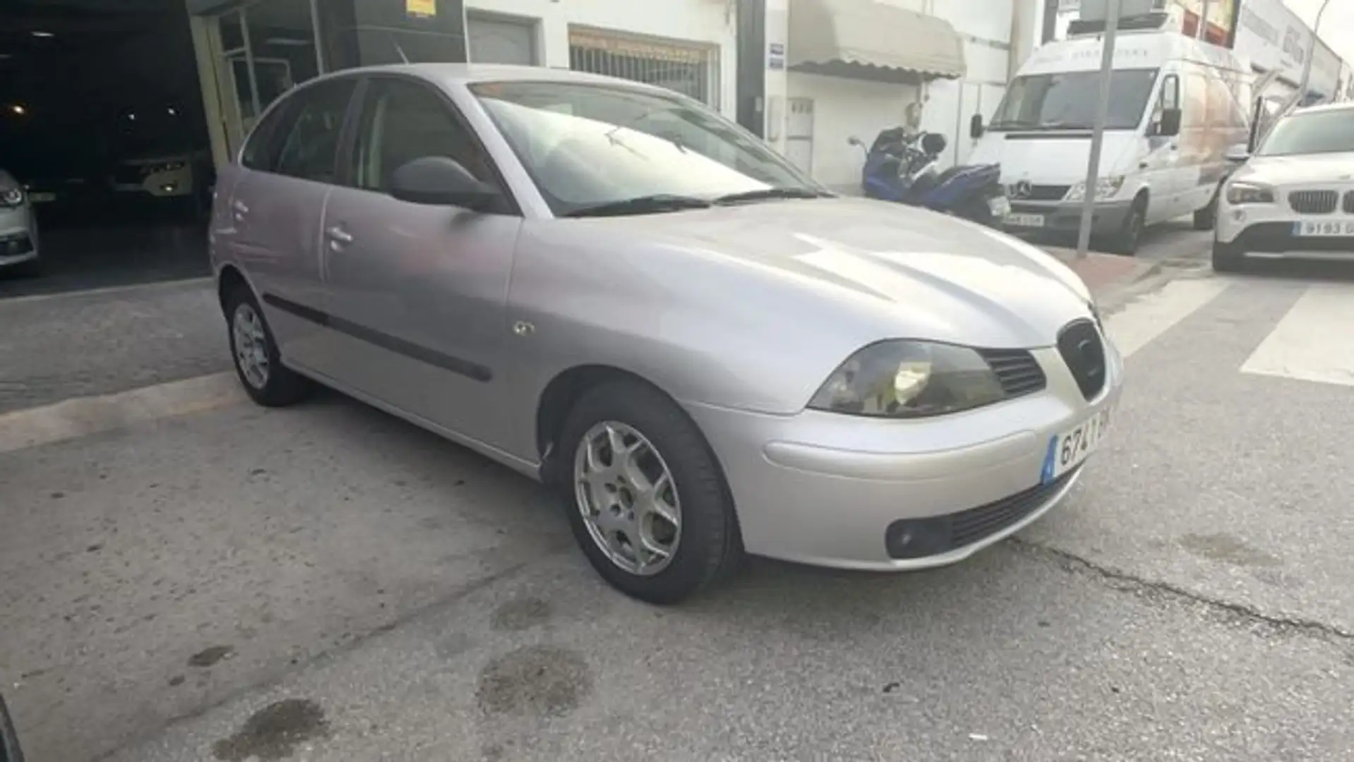 SEAT Ibiza 1.9 TDi Sport Plateado - 2