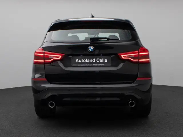 BMW X3 view 8