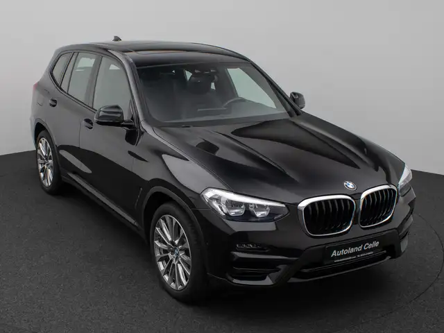 BMW X3 view 3