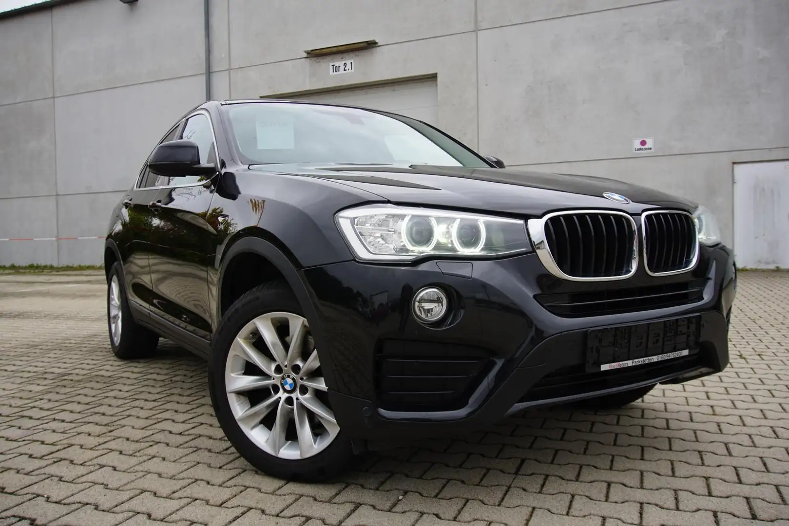 BMW X4 2.0 16V xDrive AHK Navi Leder Navi Schwarz - 1