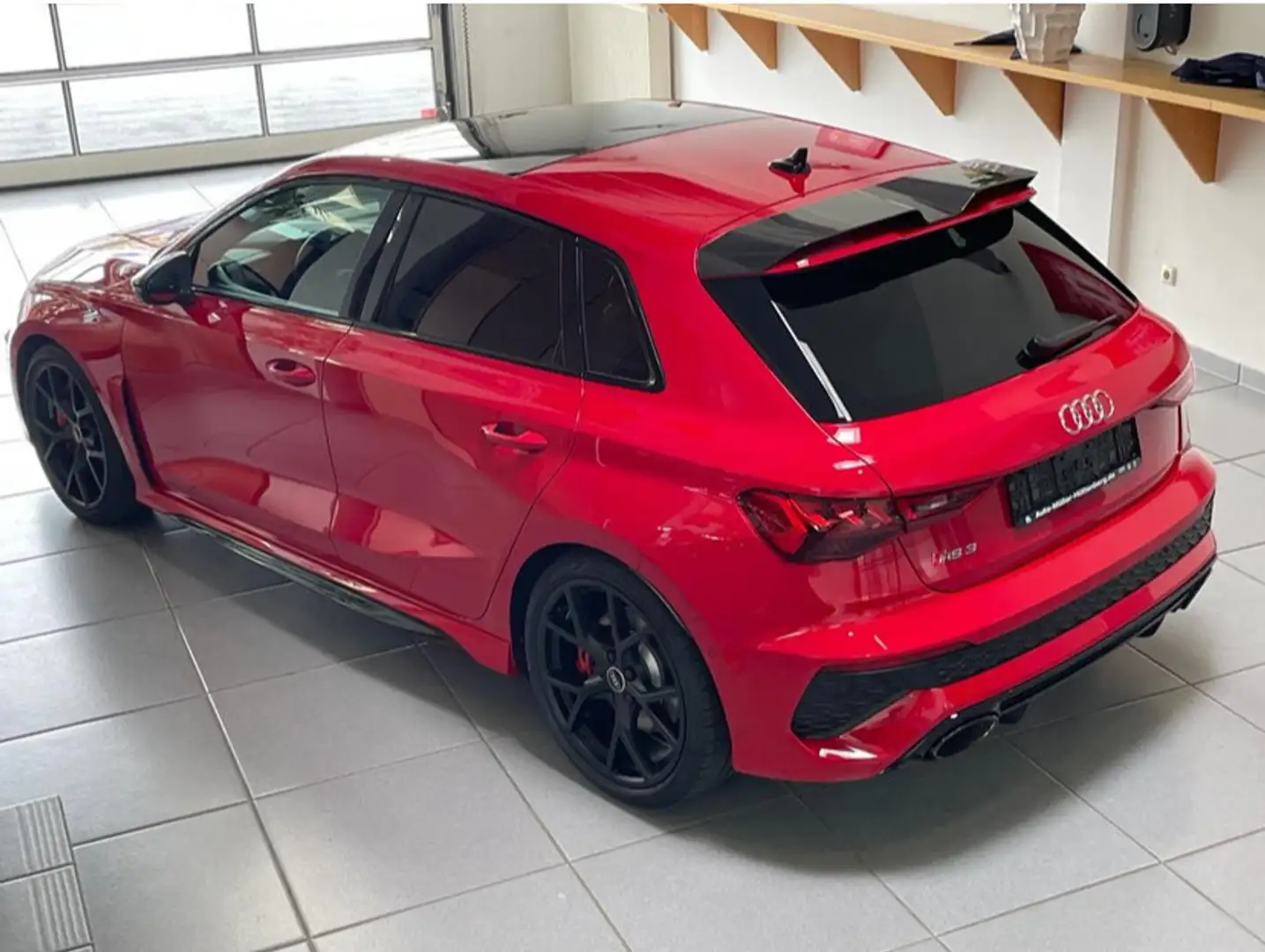 Audi RS3 TFSI Sportback quattro S tronic Rot - 1