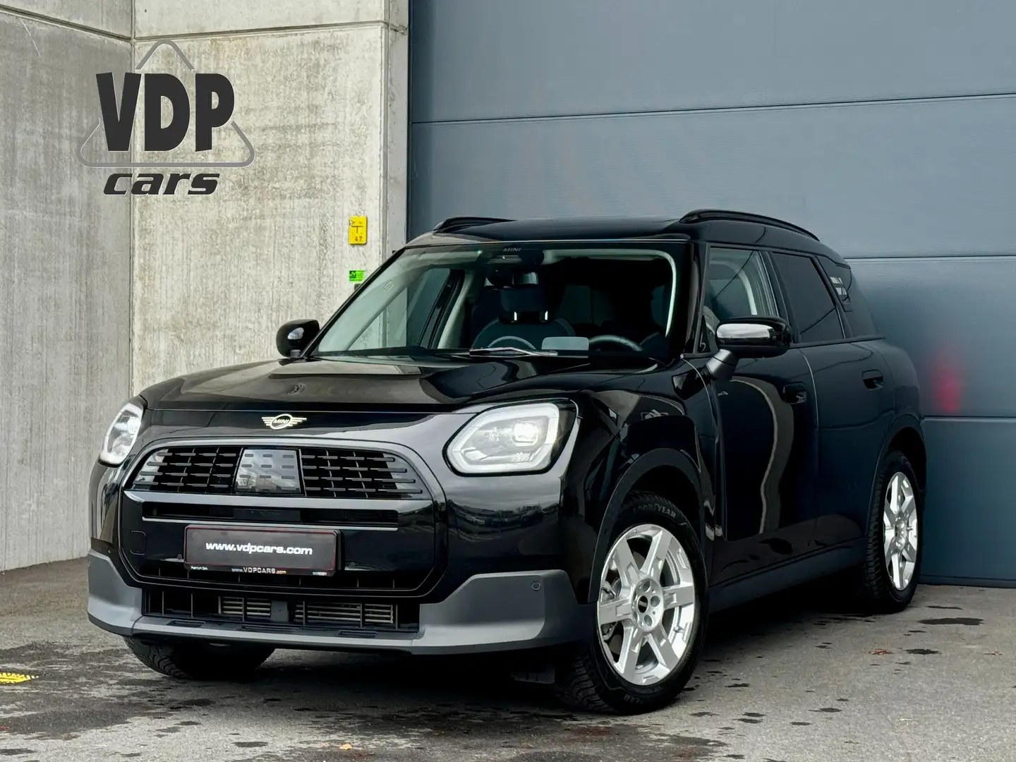 MINI Countryman C CLASSIC TRIM PACK M HEAD-UP PANORAMA LED CAMERA Noir - 1