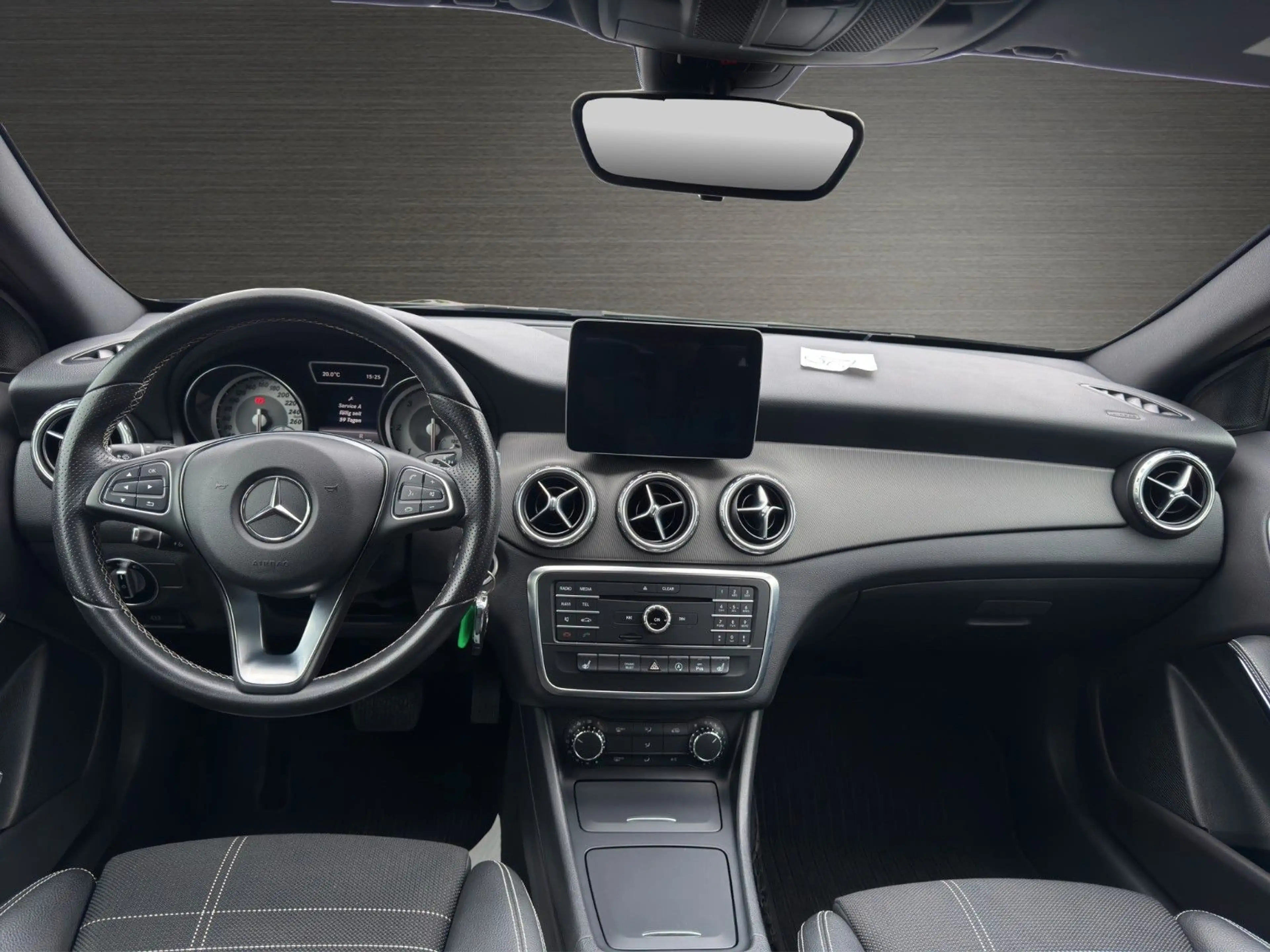 Mercedes-Benz GLA 220 d Automatik Xenon Kamera SHZ Navi PDC — photo 13