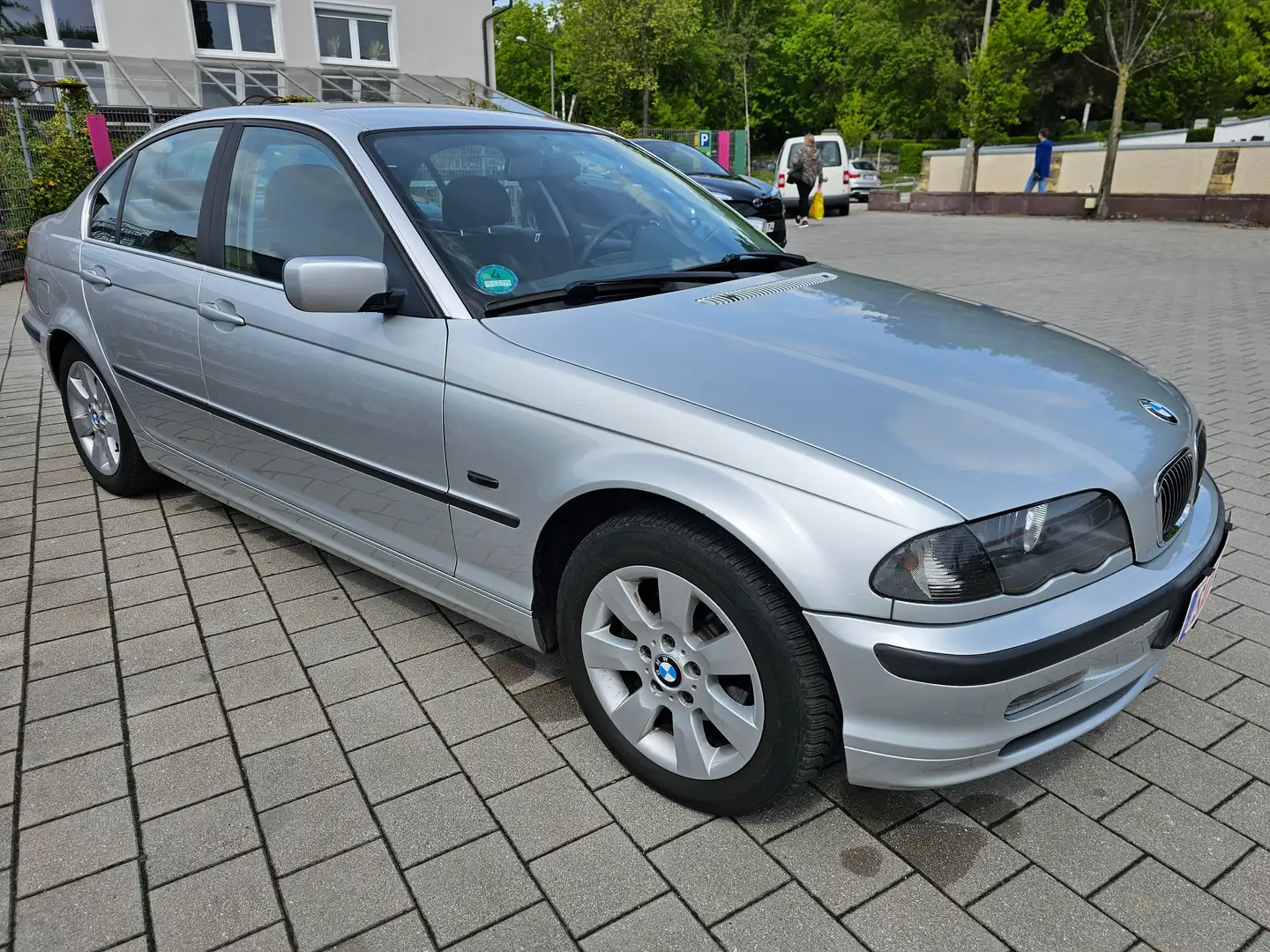 BMW 320 320iA / TÜV 02/26 / Guter Zustand Argento - 2