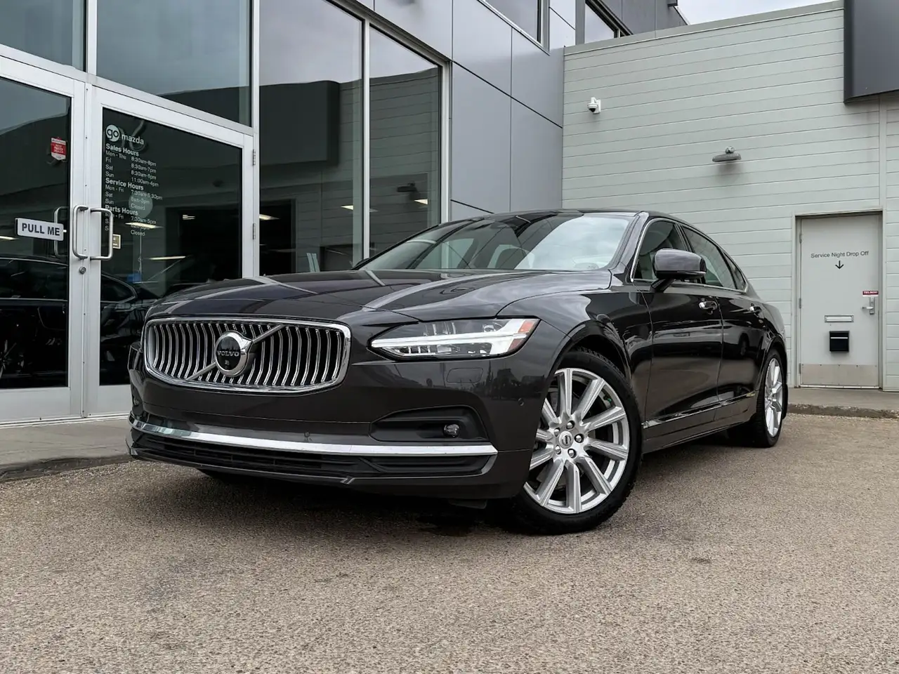 2022 Volvo S90